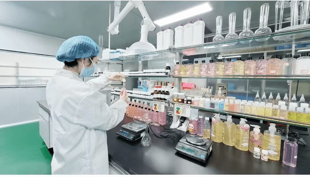IKEDA R&D team developing innovative household cleaning products